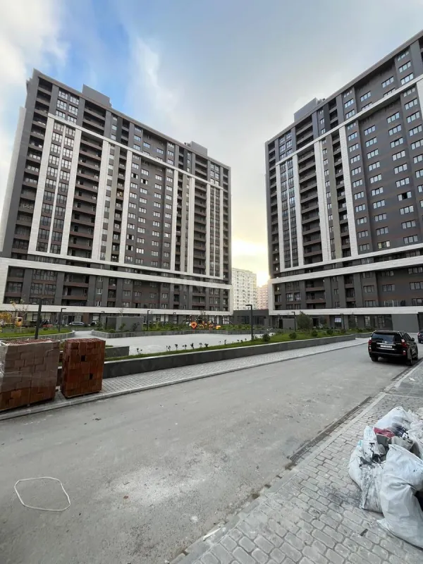 Satılır 2 otaqlı mənzil 68 m²