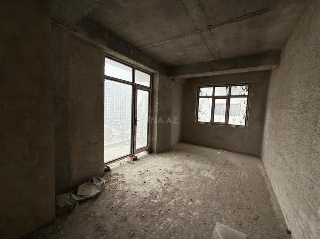 Satılır 3 otaqlı mənzil 145 m²