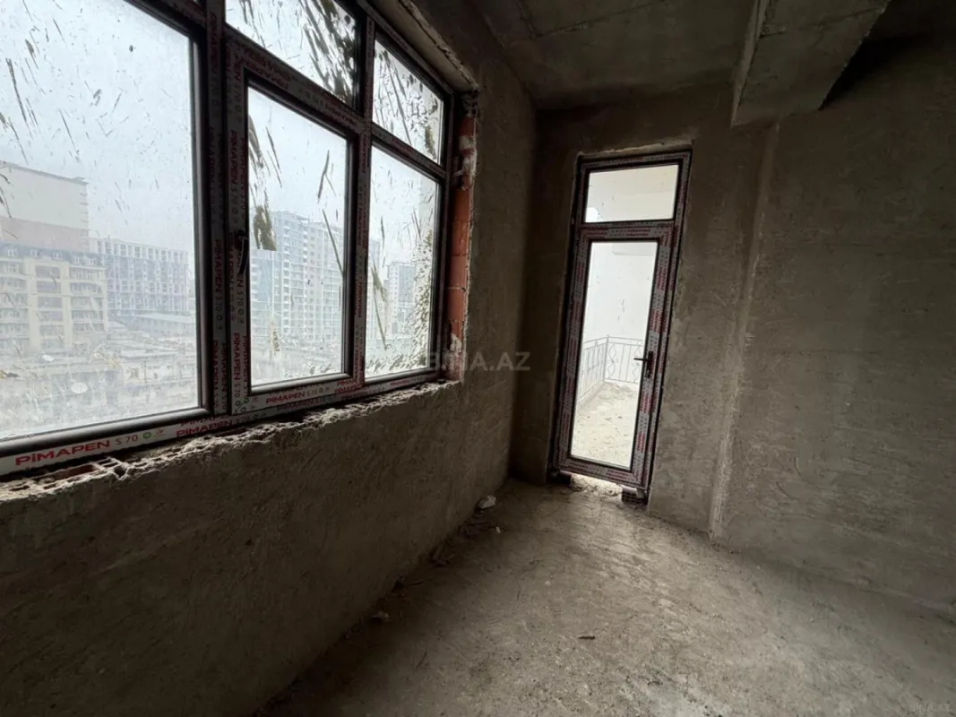 Satılır 3 otaqlı mənzil 145 m²