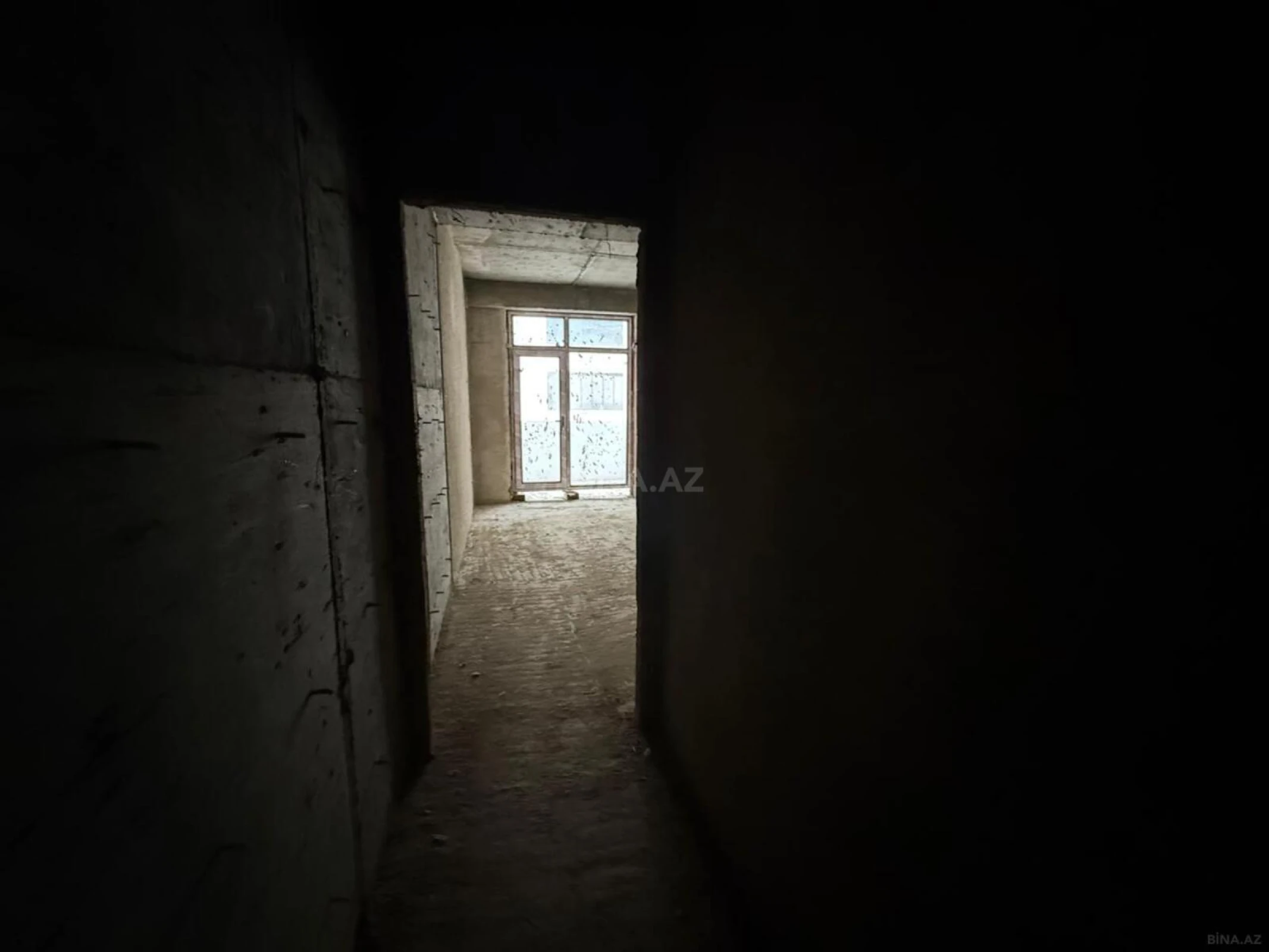 Satılır 3 otaqlı mənzil 145 m²