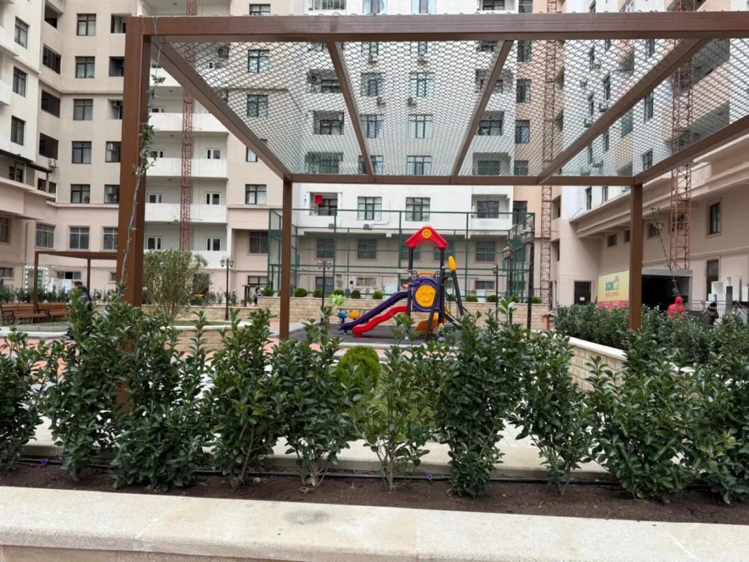 Satılır 3 otaqlı mənzil 145 m²