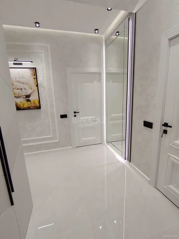 Satılır 3 otaqlı mənzil 105 m²