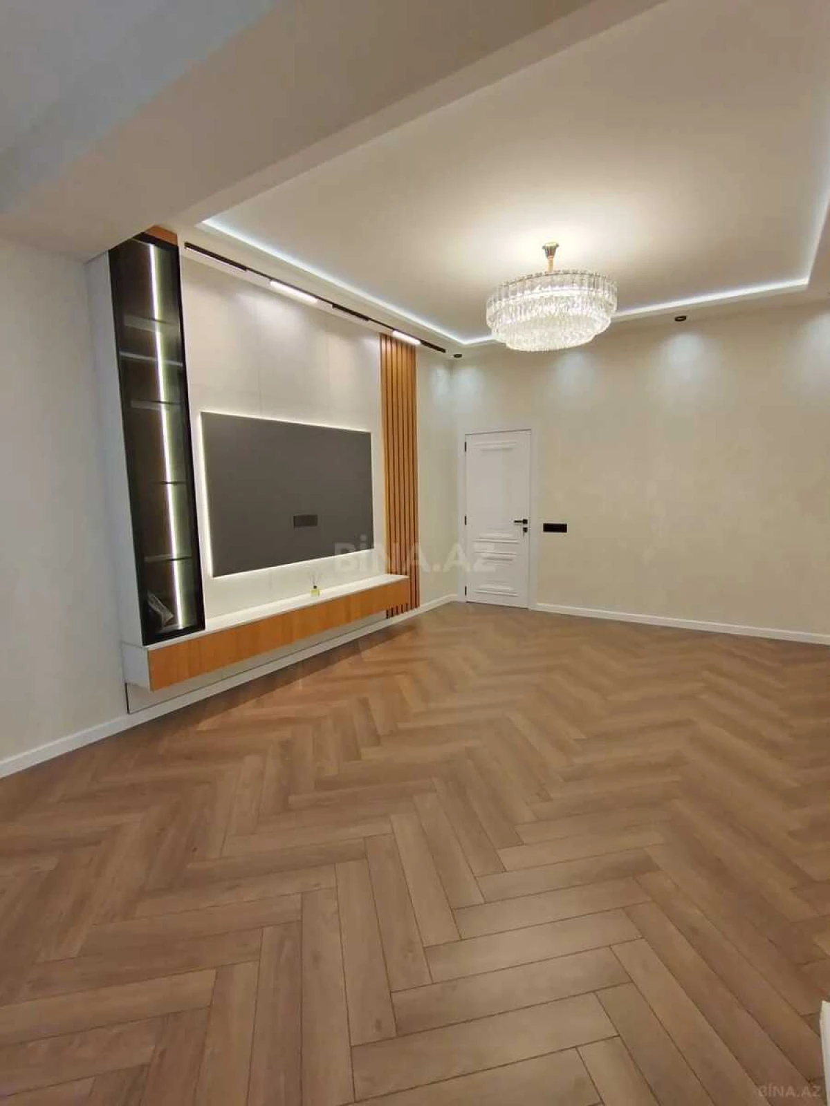 Satılır 3 otaqlı mənzil 105 m²