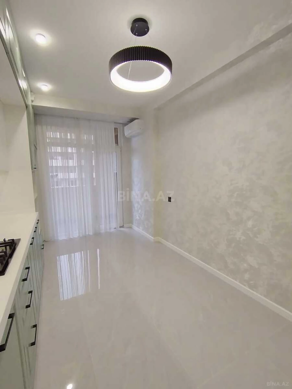 Satılır 3 otaqlı mənzil 105 m²