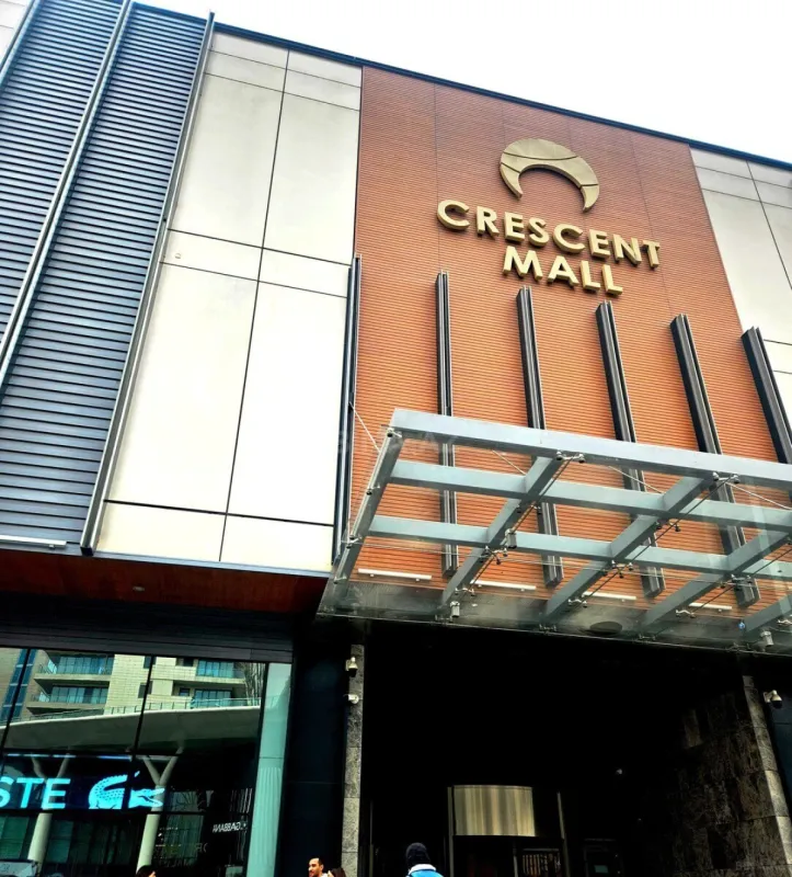 Satılır 3 otaqlı mənzil 139.7 m²