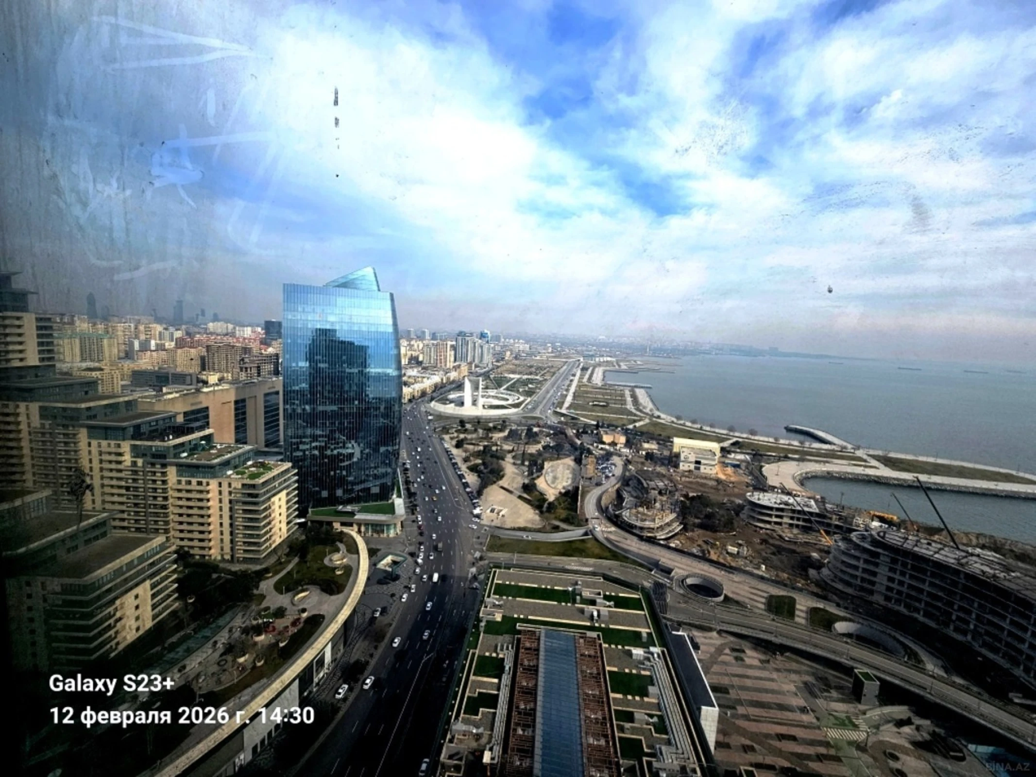 Satılır 3 otaqlı mənzil 139.7 m²