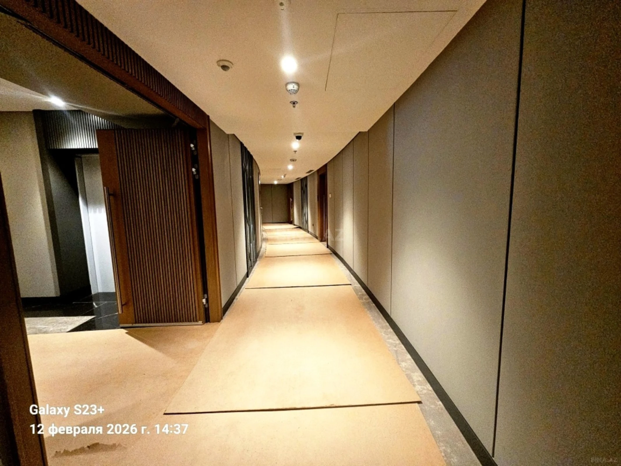 Satılır 3 otaqlı mənzil 139.7 m²