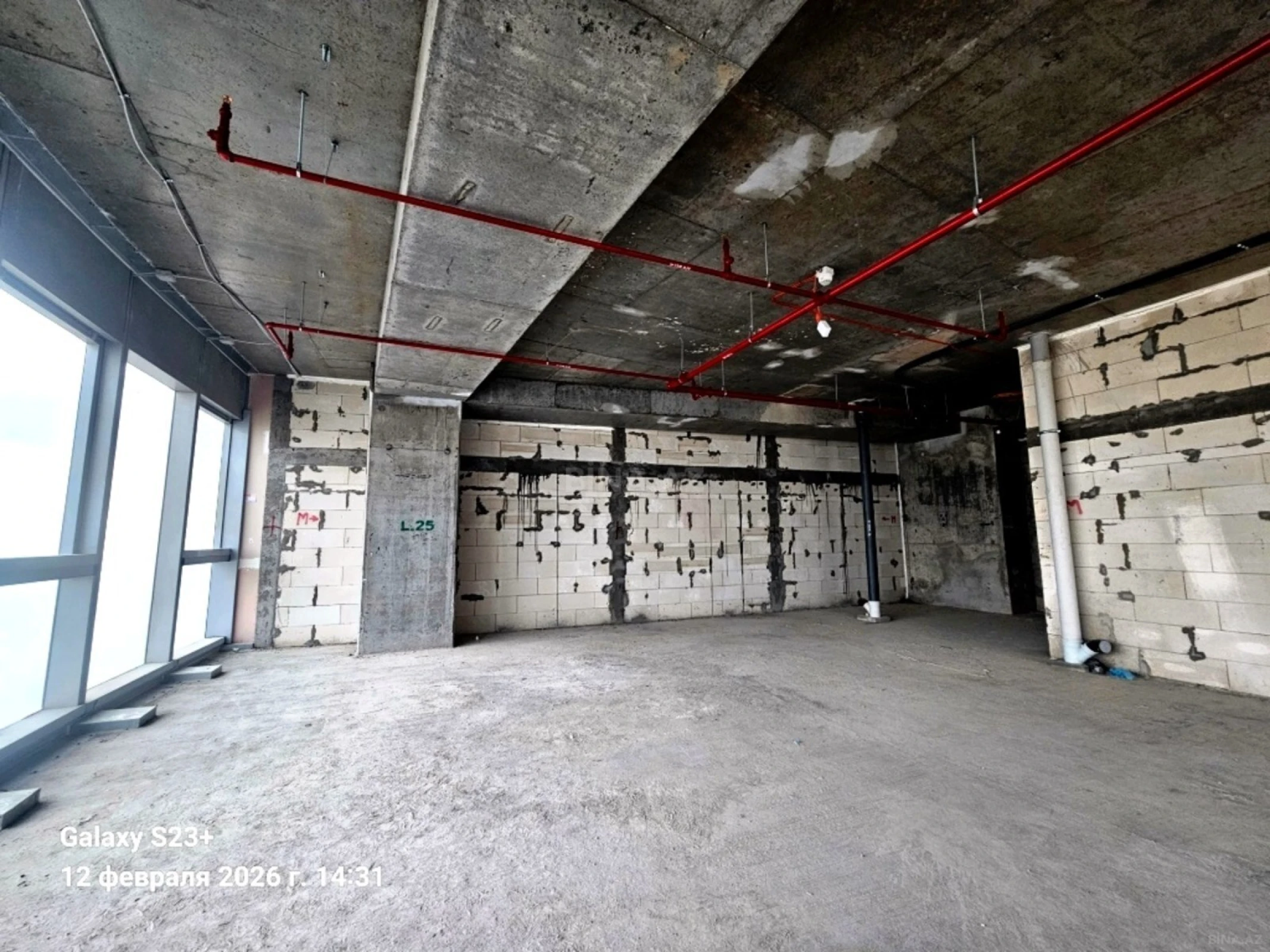 Satılır 3 otaqlı mənzil 139.7 m²