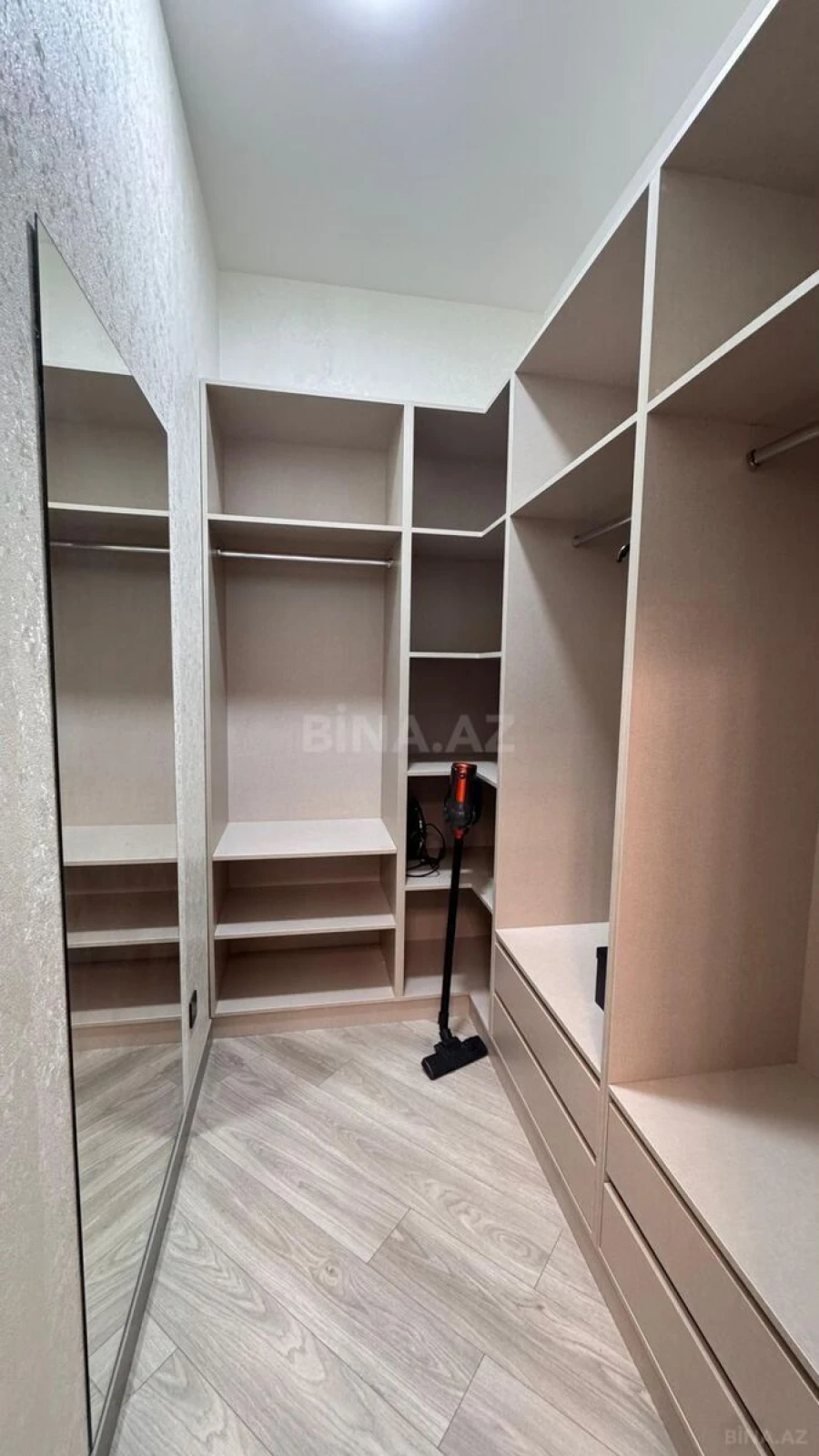 Kirayə verilir 2 otaqlı mənzil 70 m²
