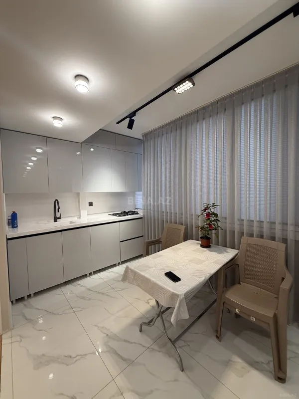 Satılır 3 otaqlı mənzil 98 m²