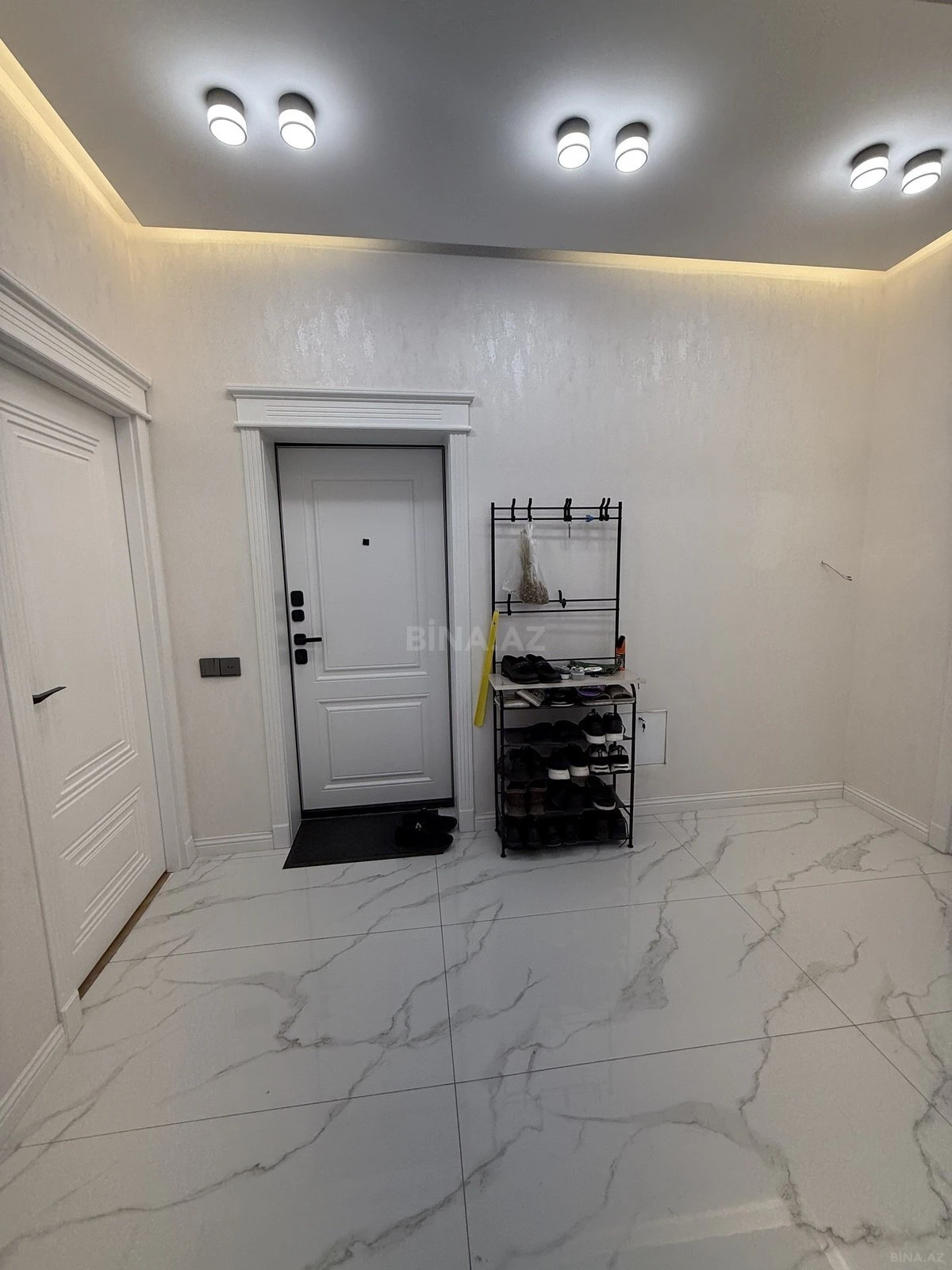 Satılır 3 otaqlı mənzil 98 m²