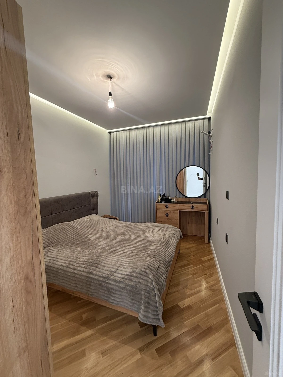 Satılır 3 otaqlı mənzil 98 m²
