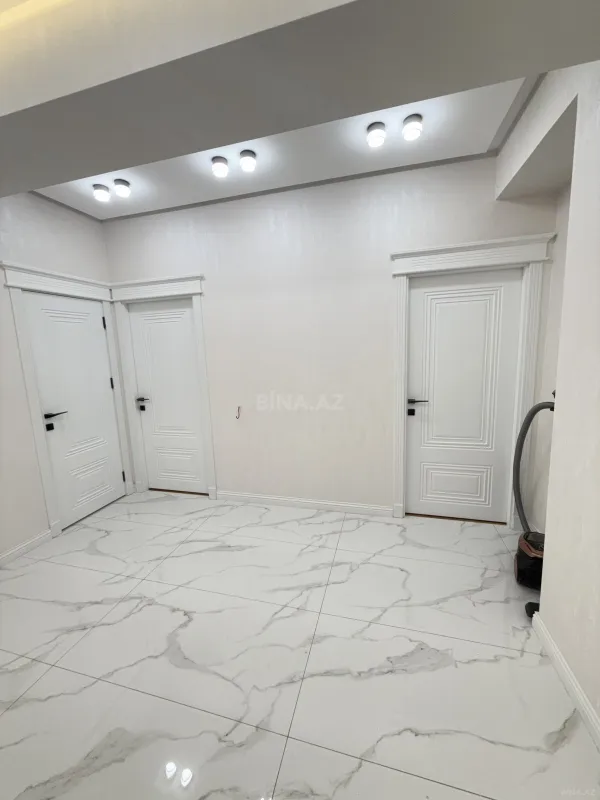 Satılır 3 otaqlı mənzil 98 m²