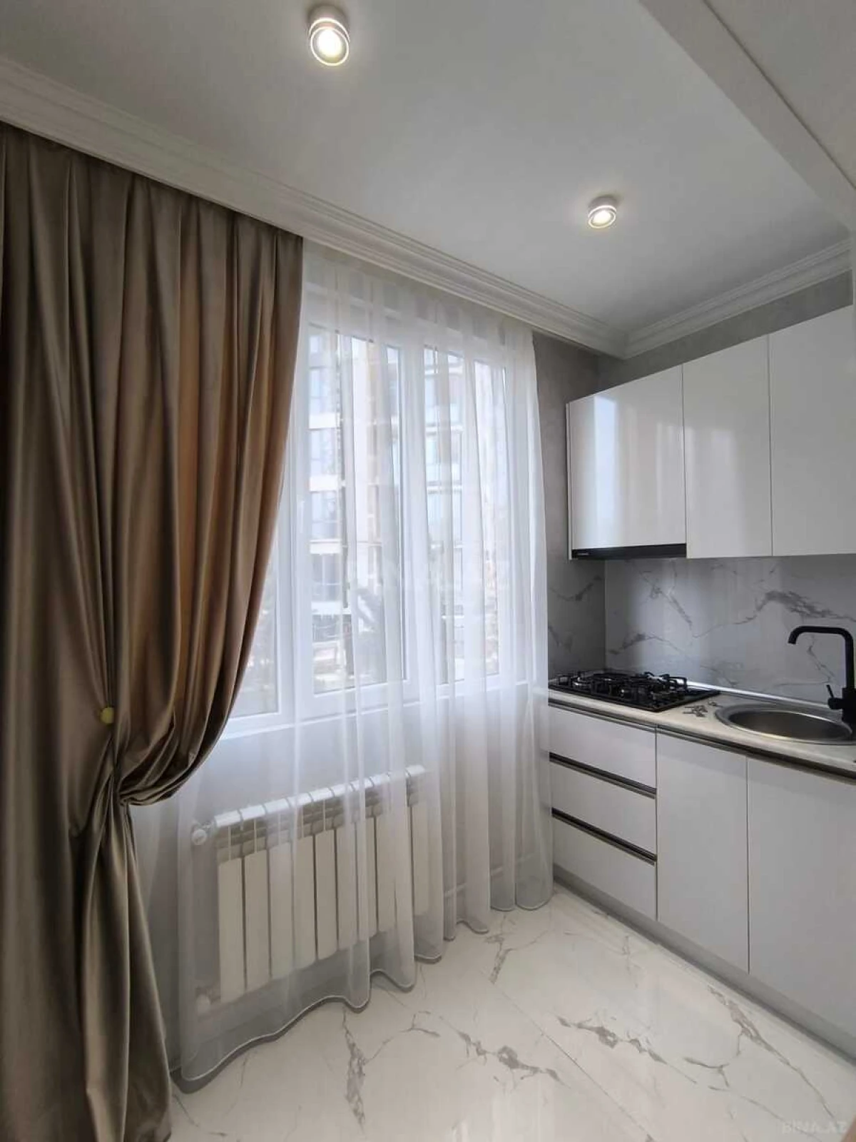 Satılır 2 otaqlı mənzil 56 m²