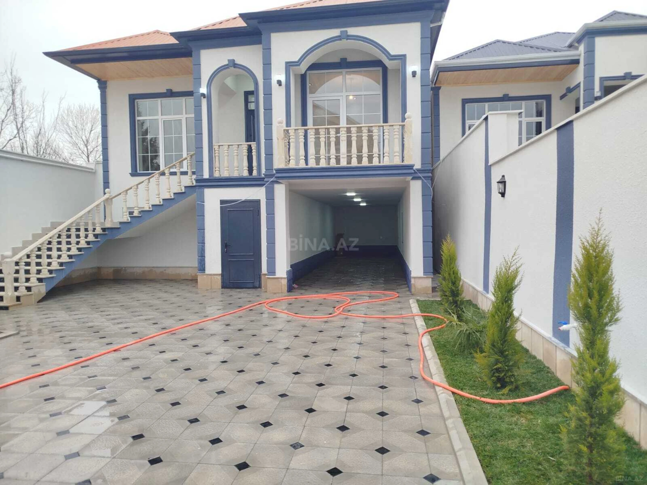 Satılır 4 otaqlı həyət evi 208 m²