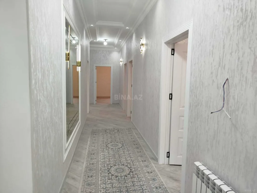 Satılır 4 otaqlı həyət evi 208 m²