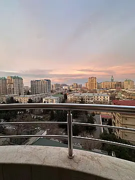 Kirayə verilir 2 otaqlı mənzil 80 m²