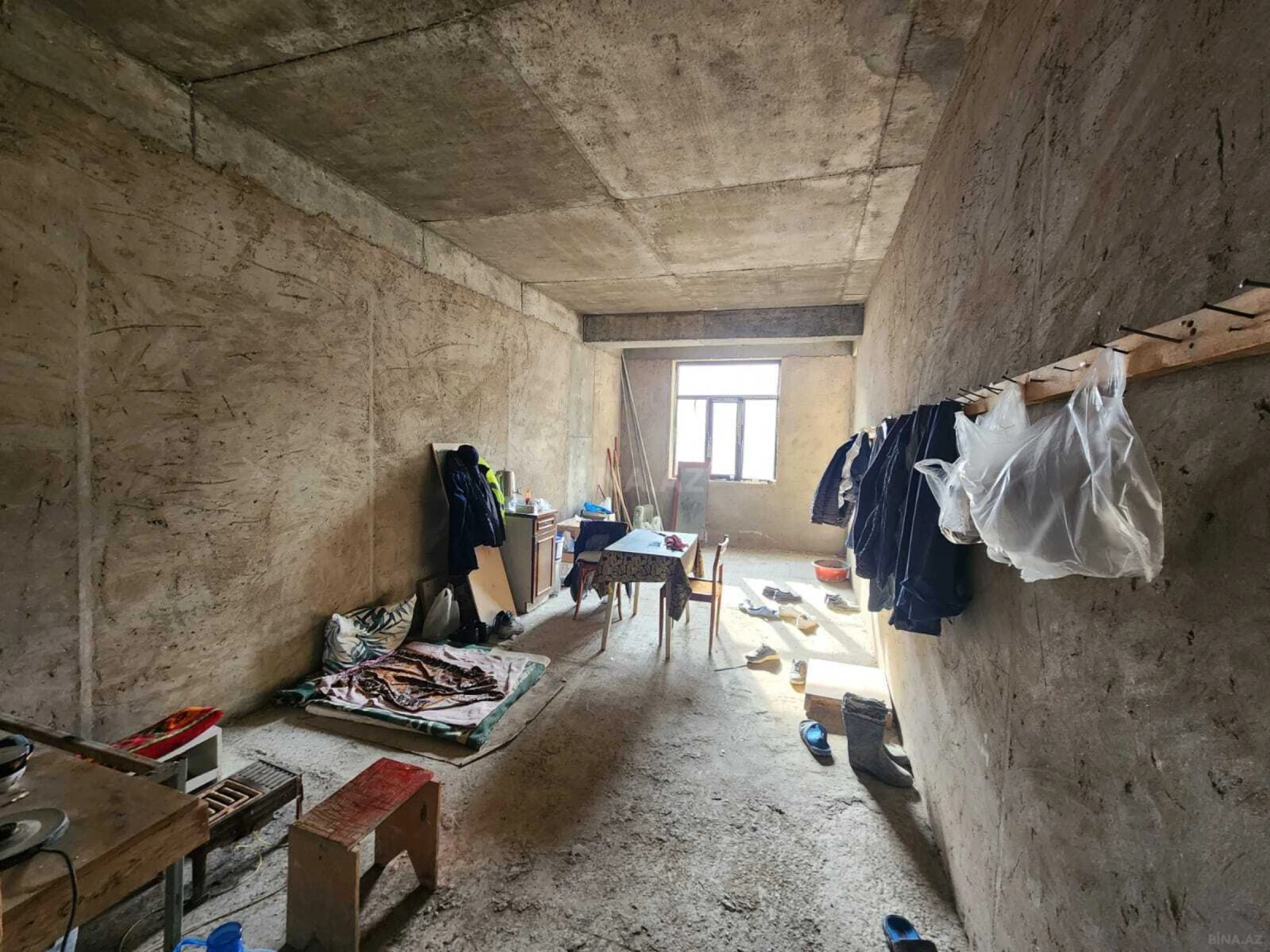 Satılır 4 otaqlı mənzil 190 m²