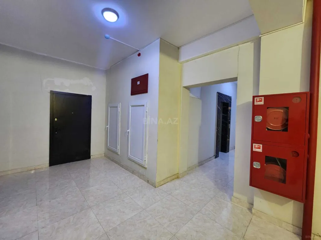 Satılır 4 otaqlı mənzil 190 m²