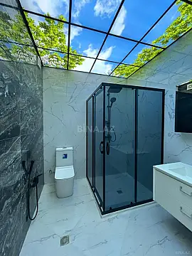 Satılır 4 otaqlı mənzil 153 m²