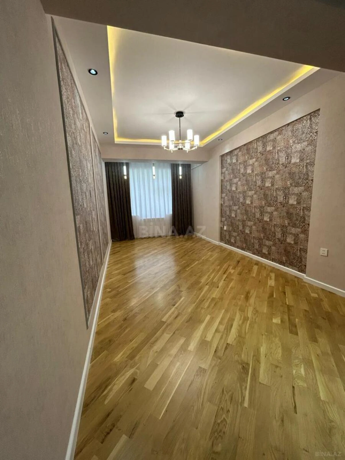 Satılır 4 otaqlı mənzil 153 m²