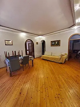 Satılır 6 otaqlı həyət evi 160 m²