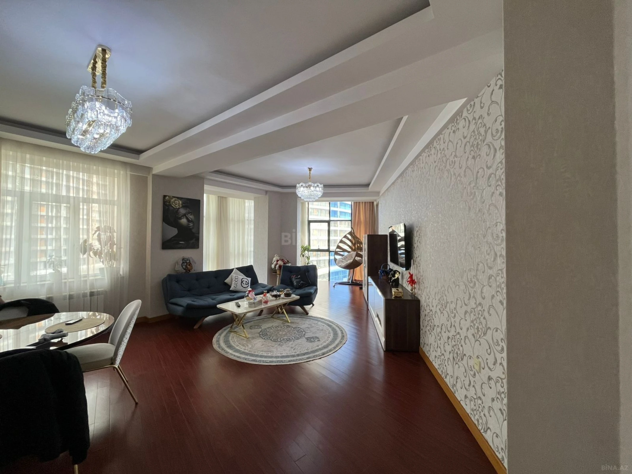 Satılır 2 otaqlı mənzil 115 m²