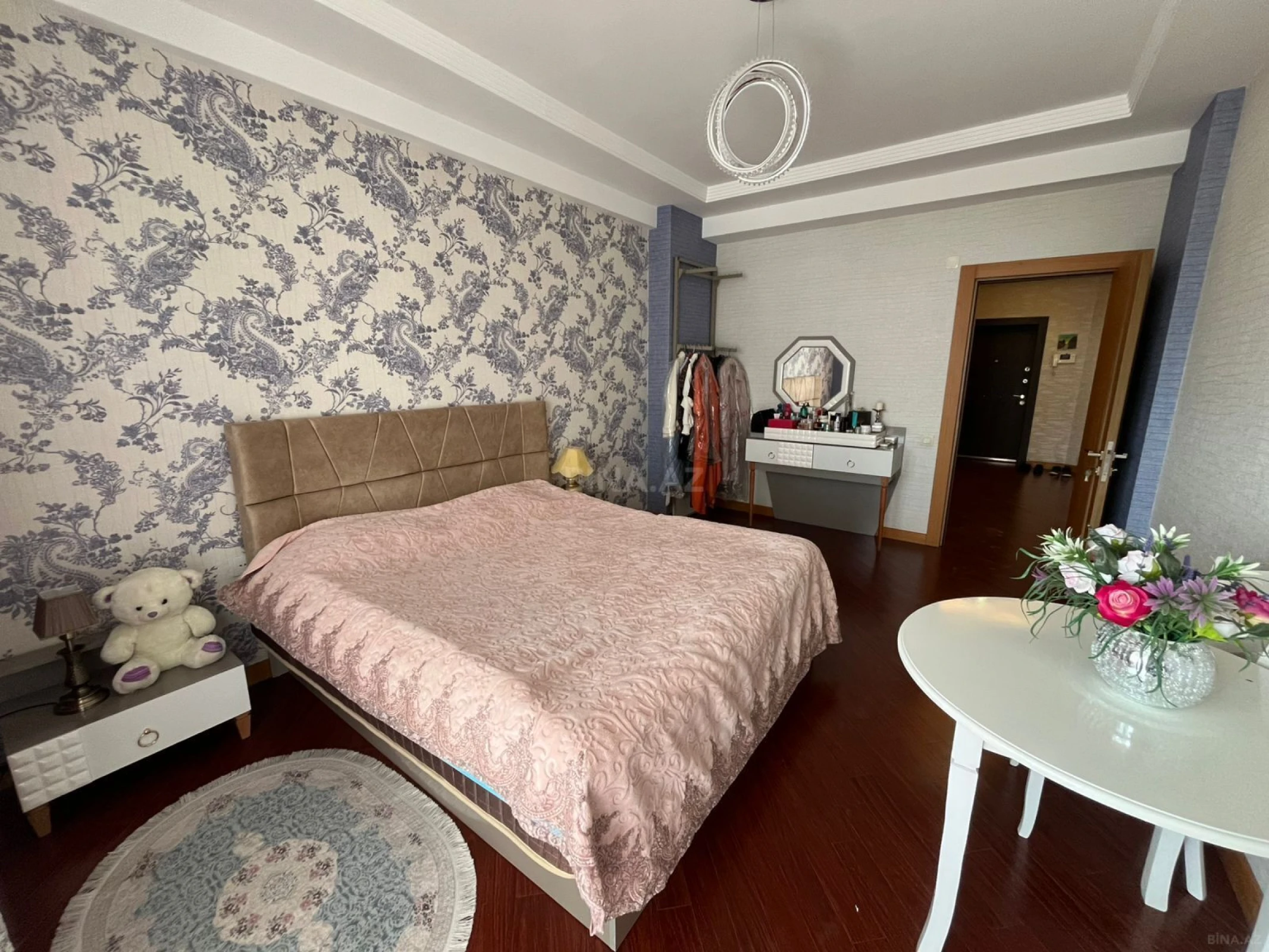 Satılır 2 otaqlı mənzil 115 m²