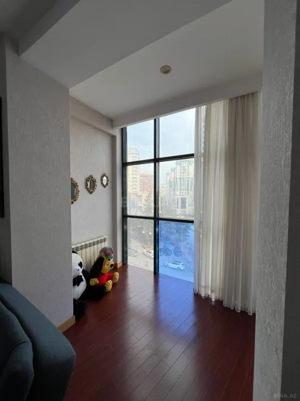 Satılır 2 otaqlı mənzil 115 m²