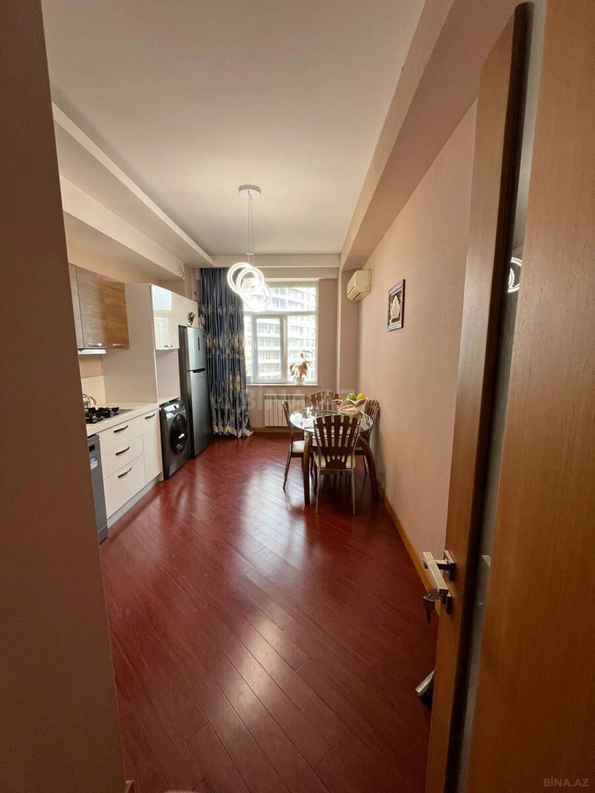 Satılır 2 otaqlı mənzil 115 m²