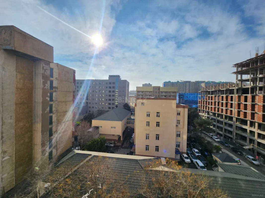 Satılır 2 otaqlı mənzil 92 m²