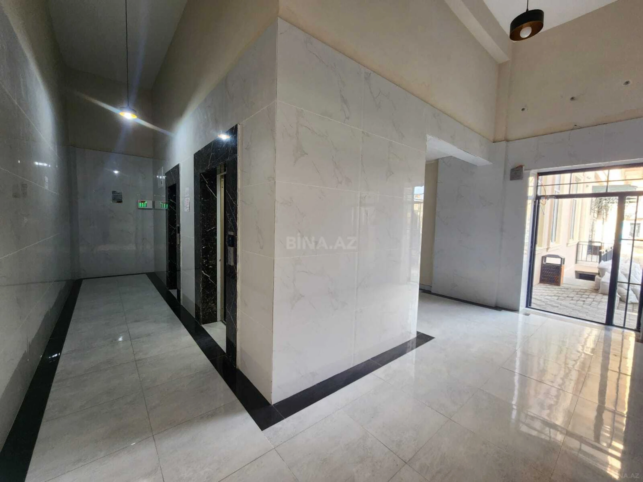 Satılır 2 otaqlı mənzil 92 m²