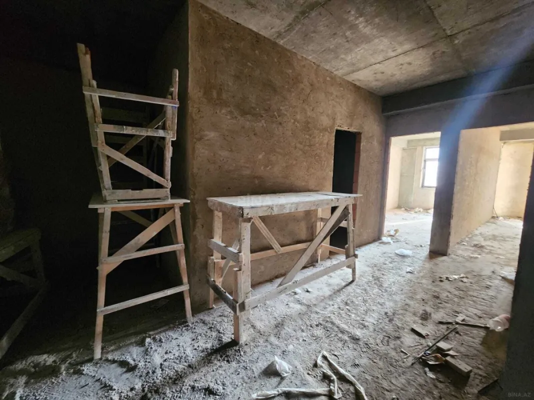 Satılır 2 otaqlı mənzil 92 m²