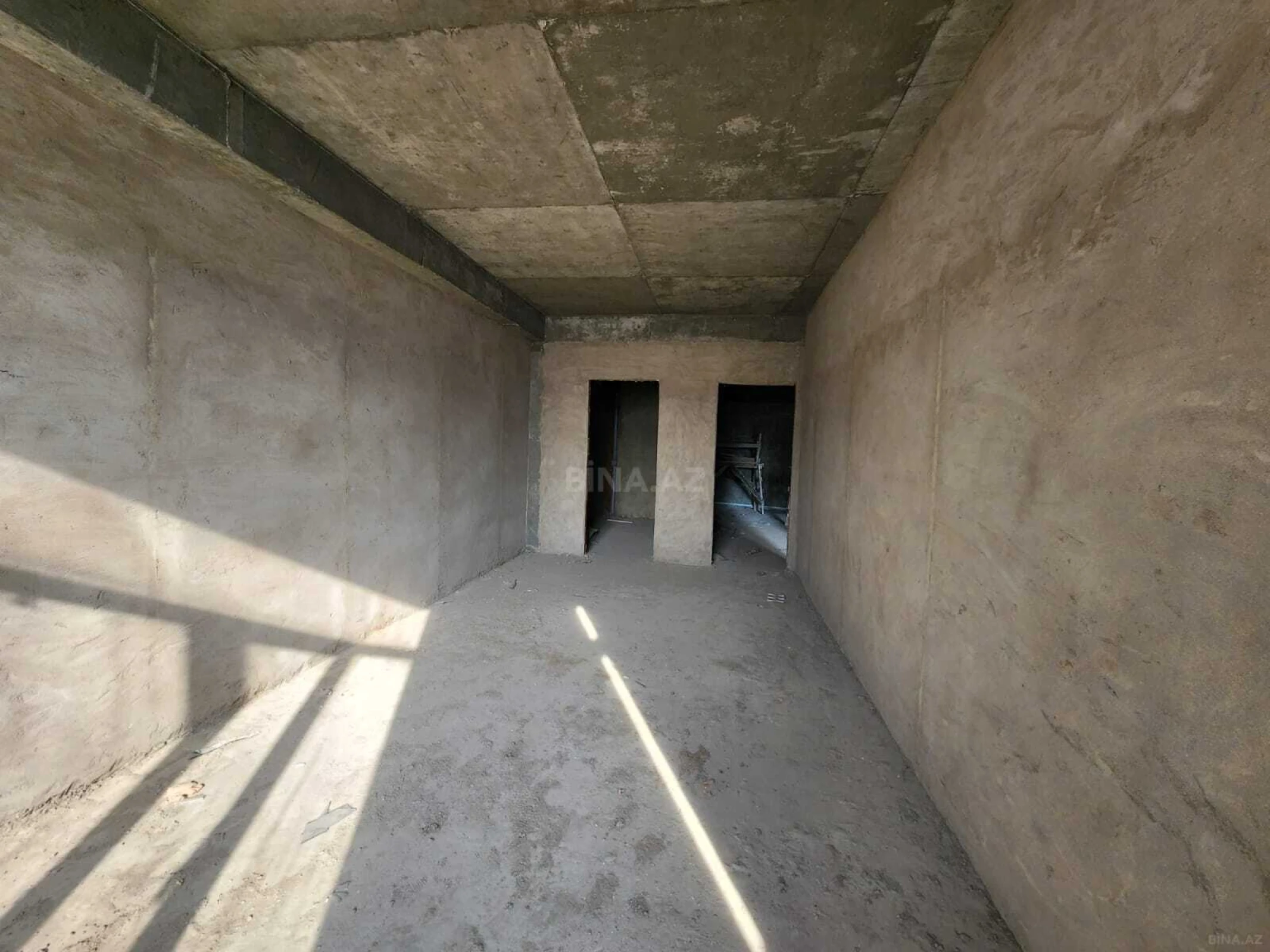 Satılır 2 otaqlı mənzil 92 m²