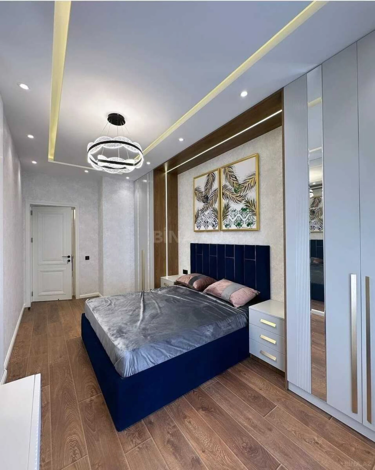 Kirayə verilir 2 otaqlı mənzil 105 m²