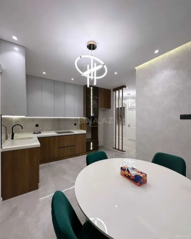 Kirayə verilir 2 otaqlı mənzil 105 m²