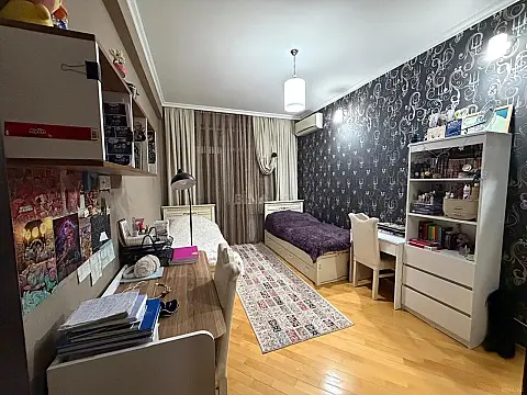 Satılır 3 otaqlı mənzil 95 m²