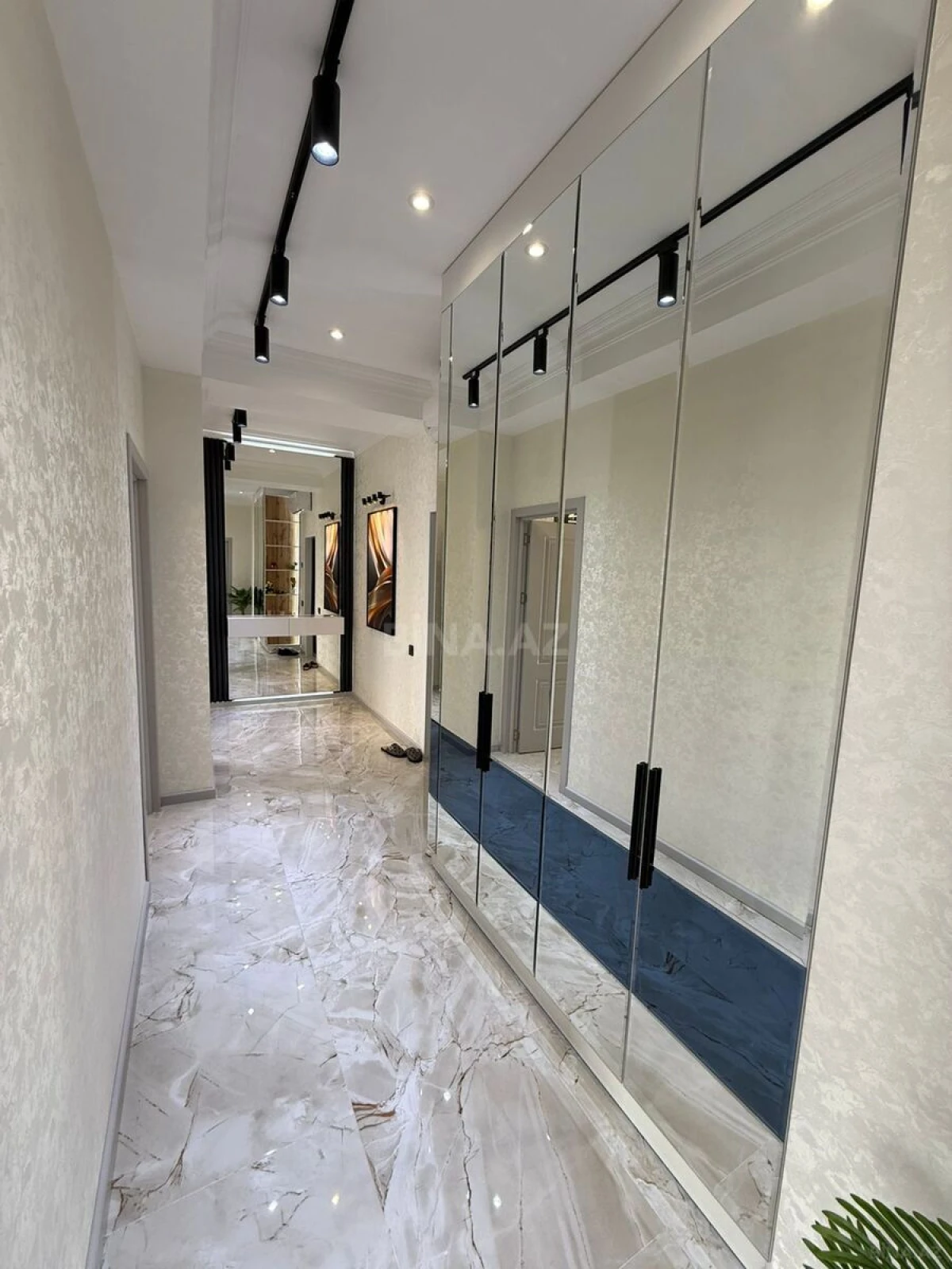 Satılır 2 otaqlı mənzil 85 m²