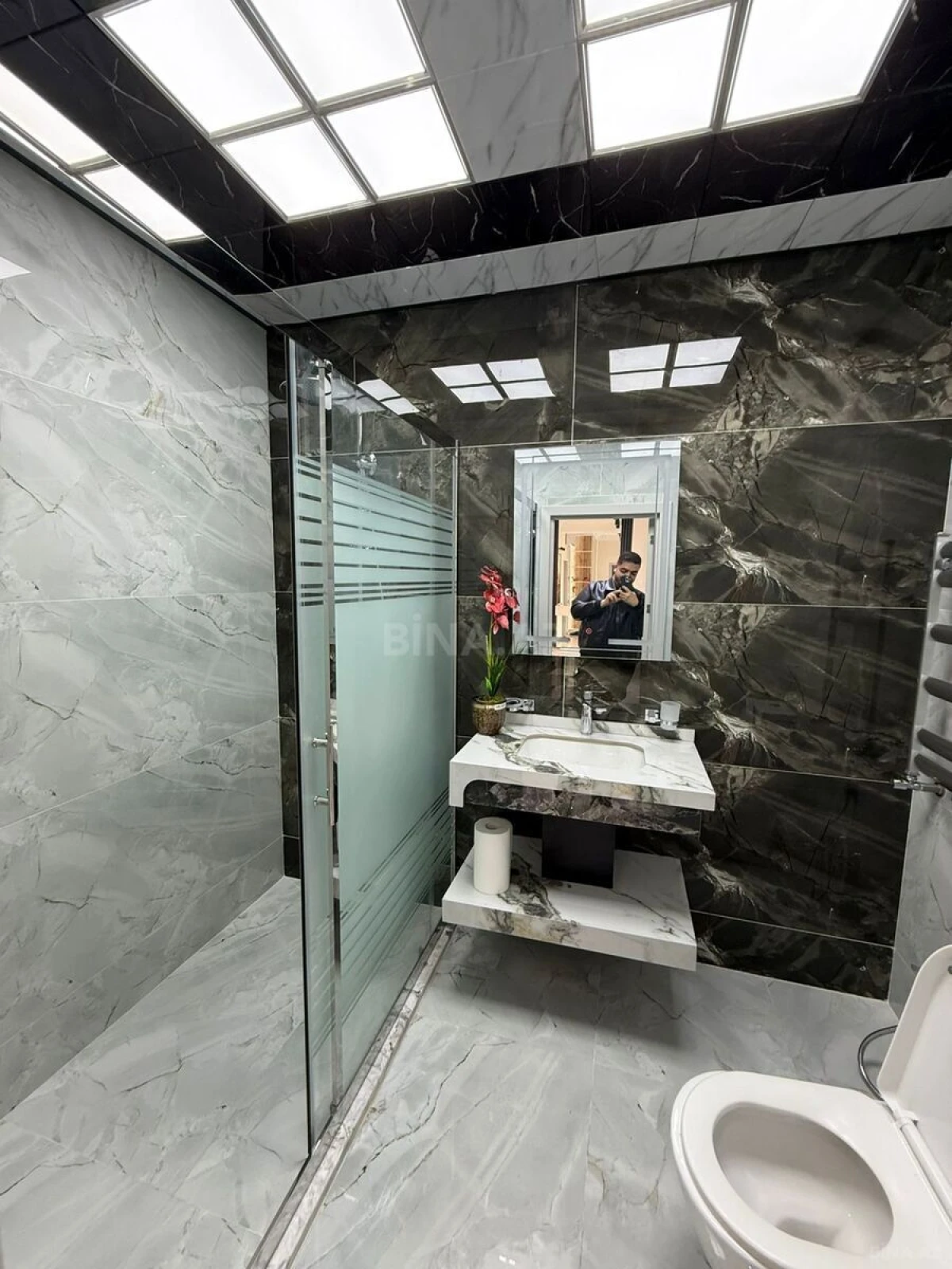 Satılır 2 otaqlı mənzil 85 m²