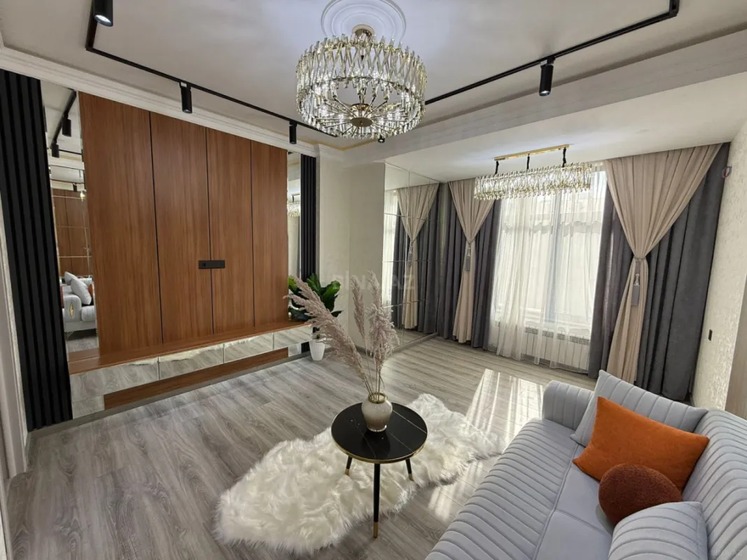 Satılır 2 otaqlı mənzil 85 m²