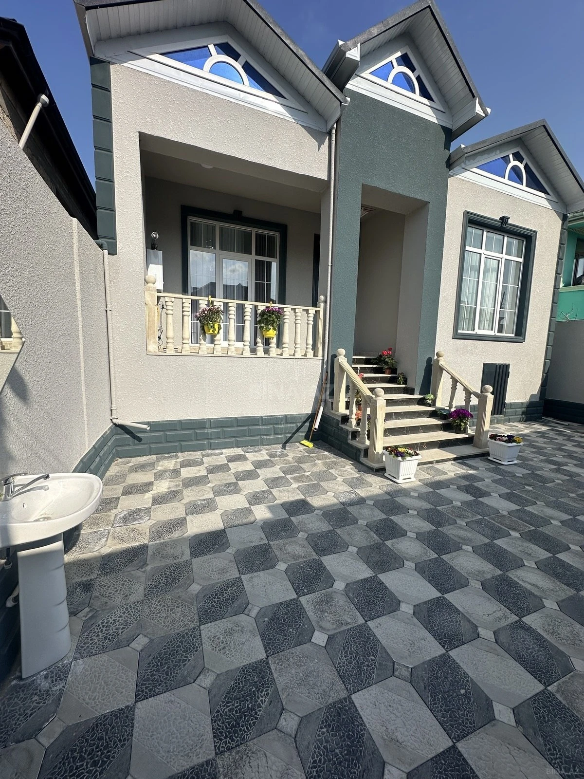 Satılır 4 otaqlı həyət evi 125 m²