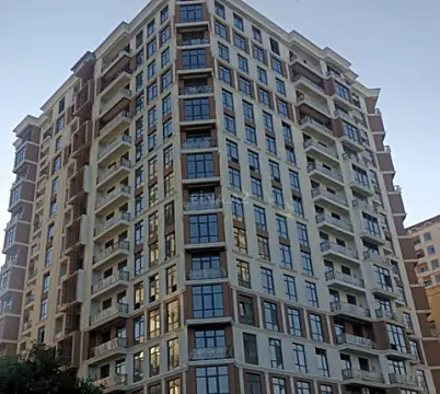 Satılır 2 otaqlı mənzil 97 m²