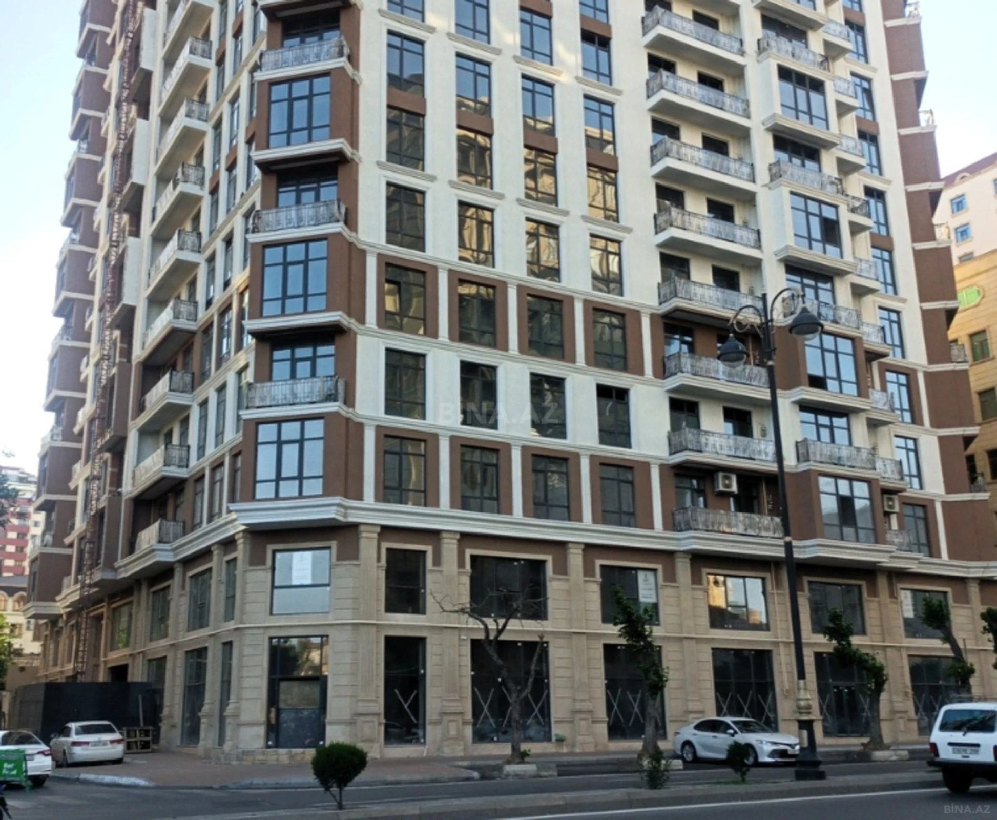 Satılır 2 otaqlı mənzil 97 m²