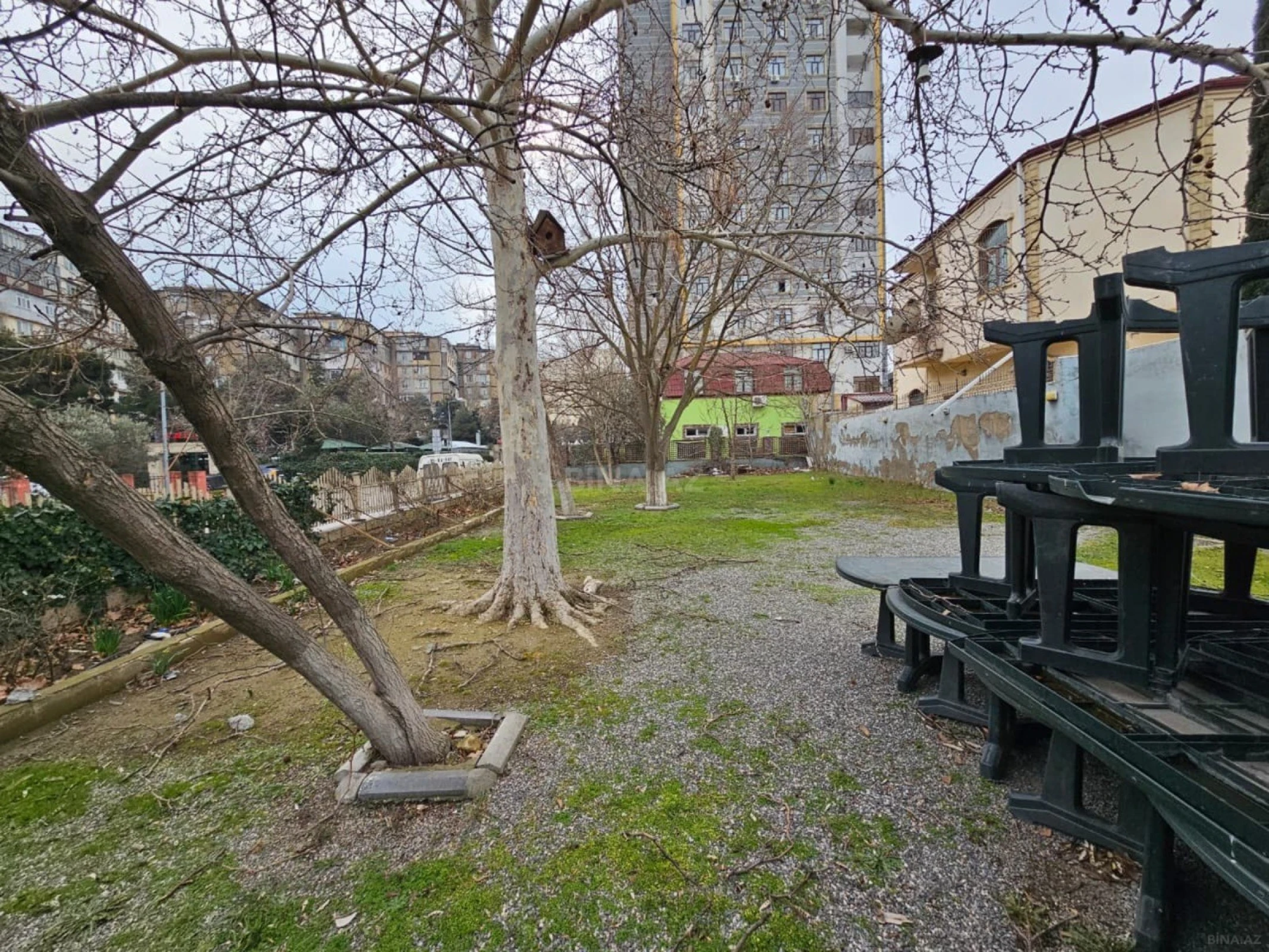 Satılır obyekt 800 m²