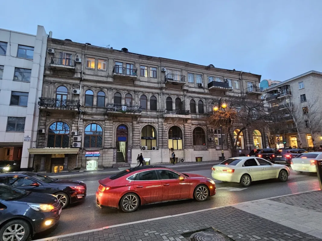 Satılır 2 otaqlı mənzil 74 m²