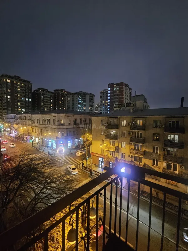 Satılır 2 otaqlı mənzil 74 m²