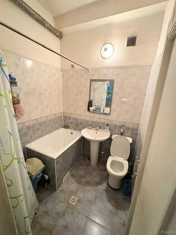 Satılır 2 otaqlı mənzil 74 m²