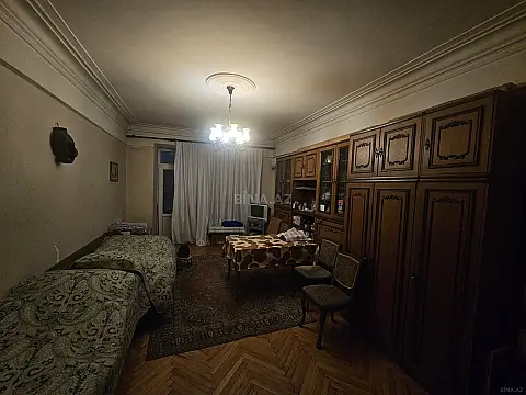 Satılır 2 otaqlı mənzil 74 m²