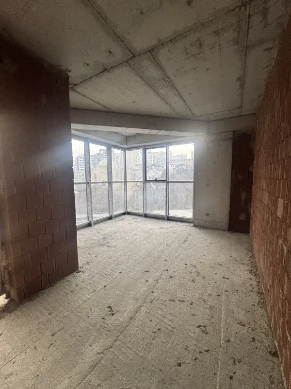 Satılır 2 otaqlı mənzil 85 m²