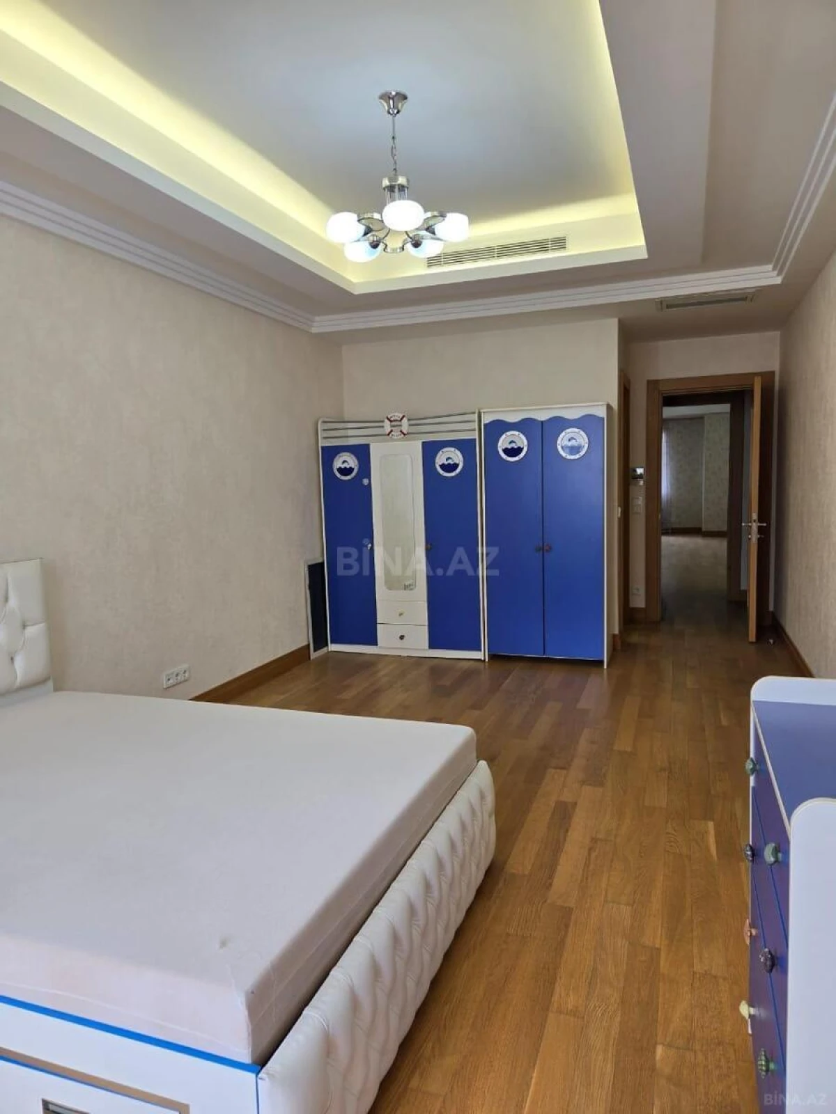 Kirayə verilir 5 otaqlı mənzil 270 m²